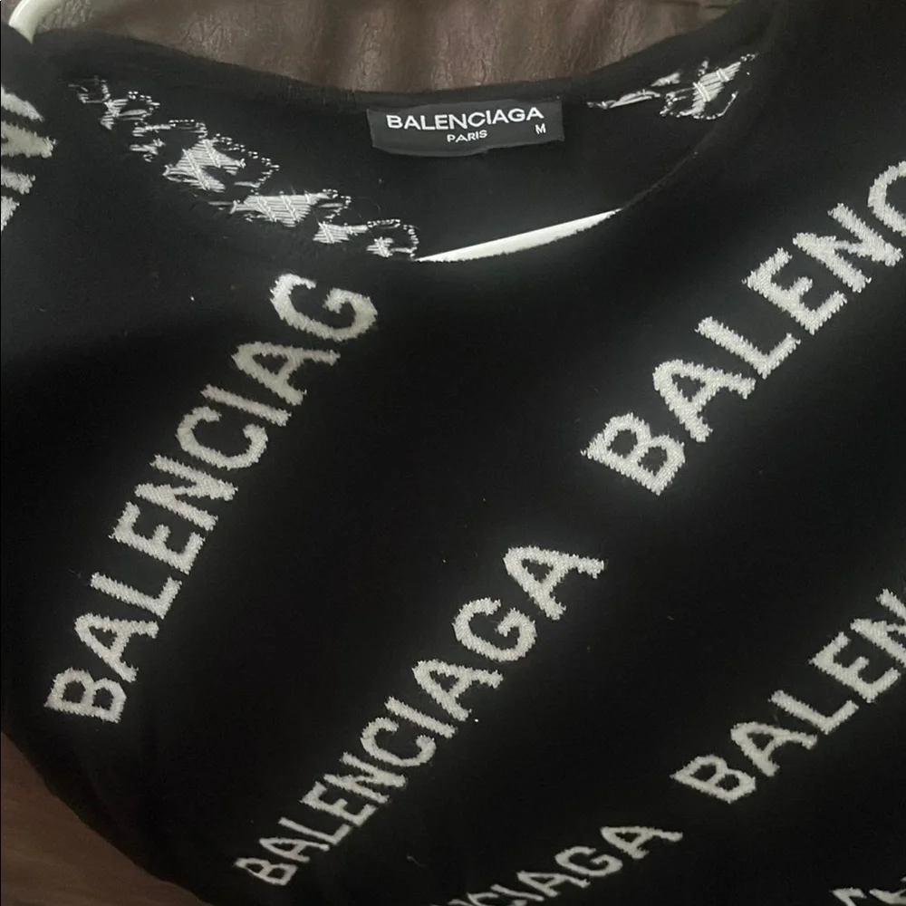 Balenciaga Monochrome Logo Short Sleeve Tee - Picture 2 of 4